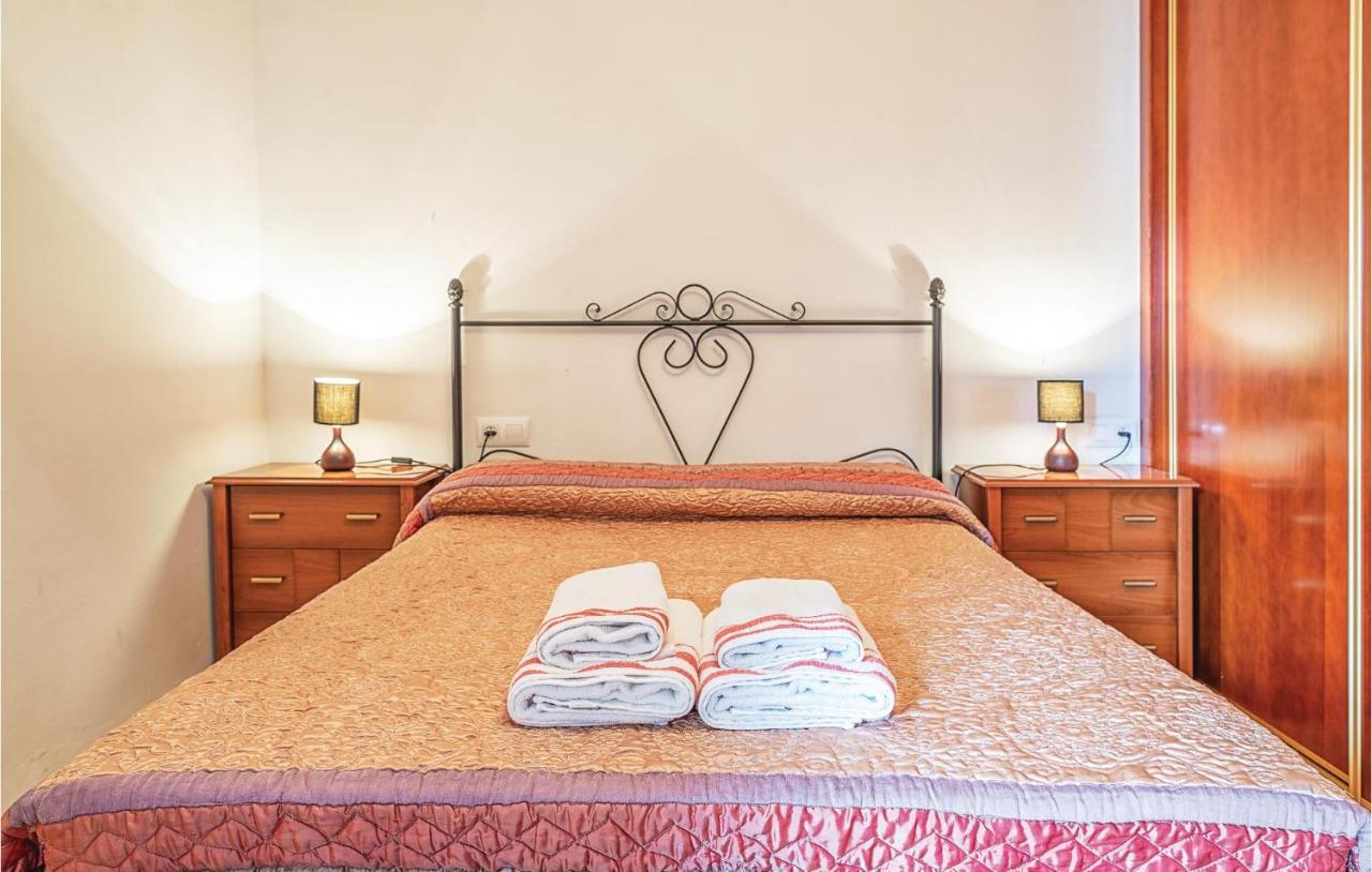 Beautiful Apartment In Cordoba With Kitchenette Eksteriør billede