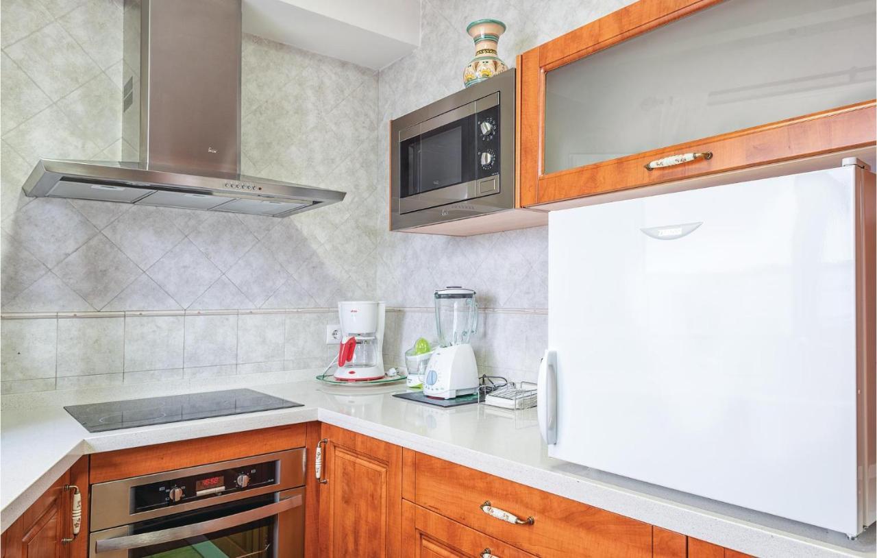 Beautiful Apartment In Cordoba With Kitchenette Eksteriør billede