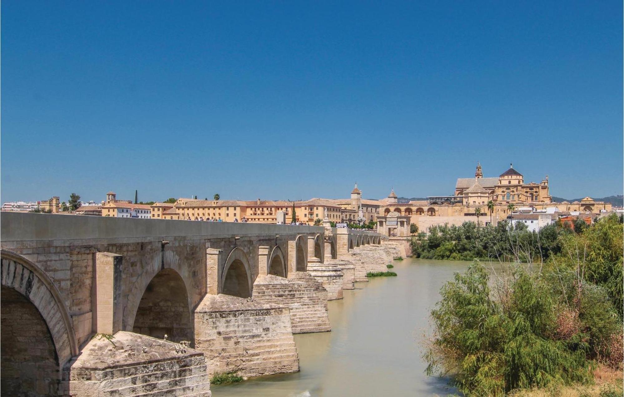 Beautiful Apartment In Cordoba With Kitchenette Eksteriør billede